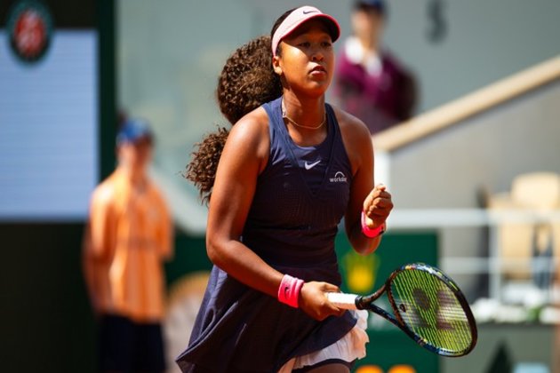 Naomi Osaka rallies past Muchova to reach Australian Open third round