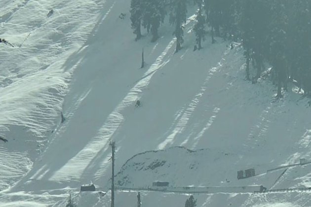 J-K: Bhaderwah covered in thick blanket of snow; tourists flock to Guldanda meadow