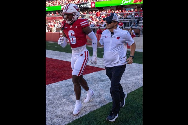 Wisconsin DB's unprecedented move could rock NCAA, NIL landscape