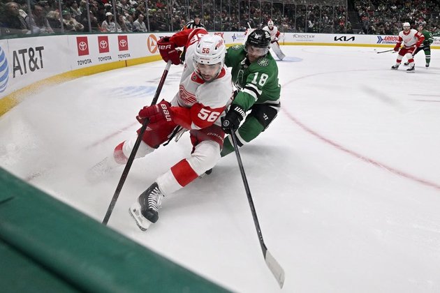 3-goal first period carries Stars past Red Wings