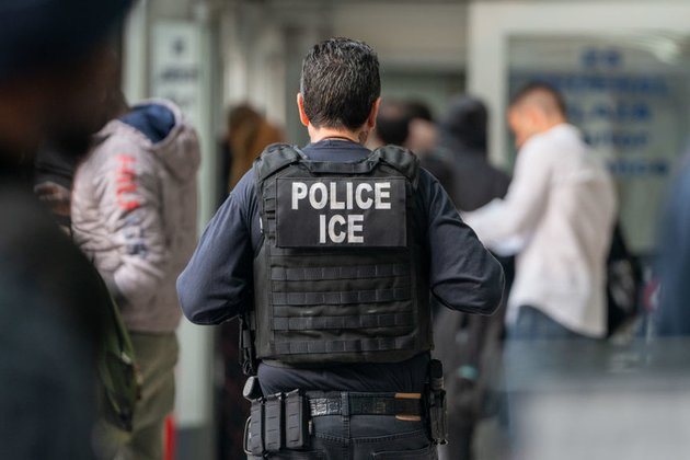 Trump plans huge Chicago illegal immigrant raid WSJ